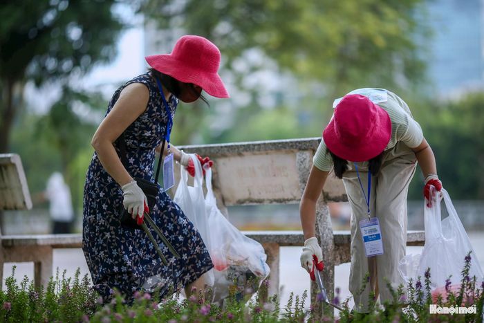 Tại sự kiện, các đội sẽ cùng thực hiện thử thách nhặt rác trong 45 phút; sau đó rác được phân loại, cân và tính điểm theo thể lệ. Qua trải nghiệm ấy, người tham gia vừa kết nối với nhau, vừa hiểu rõ hơn về những loại rác hiện diện trong không gian công cộng.