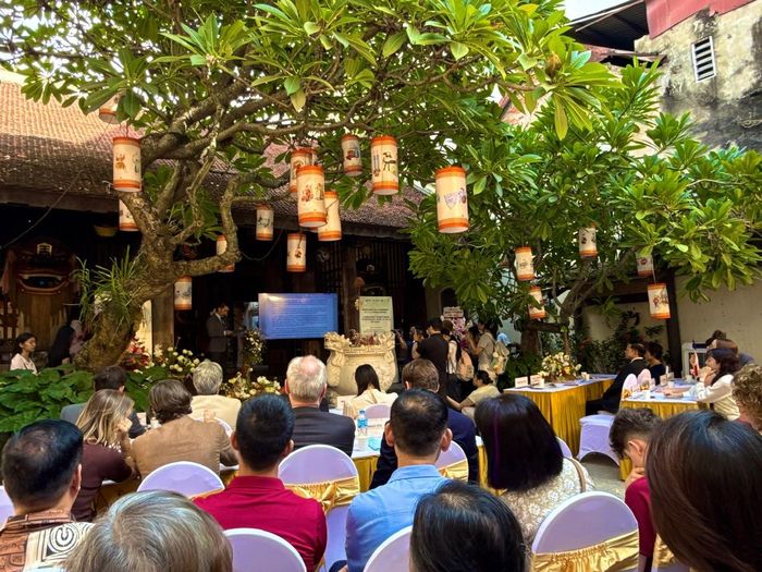 Buổi lễ thu hút sự quan tâm của đông đảo đại biểu.