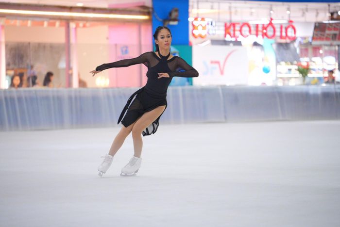 VĐV Lê Bùi Thanh Hằng giành HCB nội dung Solo Ice dance. Ảnh: BTC