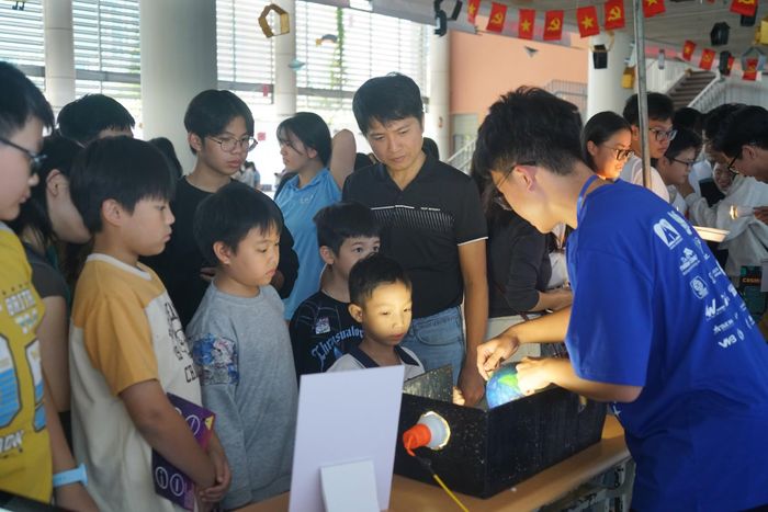Amstro’s Gallery luôn thu hút các bạn nhỏ yêu thích khoa học, công nghệ và không gian vũ trụ - Ảnh: Amser