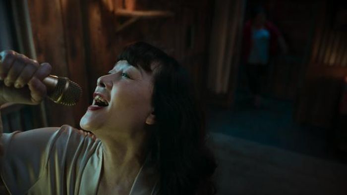 Nét diễn tự nhiên của Vân Dung gây ấn tượng với khán giả.