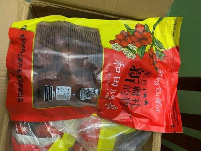 Sản phẩm táo đỏ bị lực lượng công an thu giữ - (ảnh Bộ Công an).