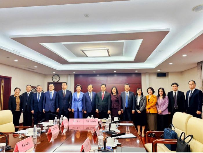 Đoàn đại biểu Bộ Y tế Việt Nam hội đàm với Ủy ban Y tế Sức khỏe Quốc gia Trung Quốc.