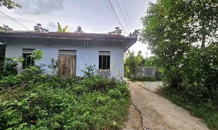 Người dân sinh sống trong khu vực mong muốn sớm được di dời. Ảnh: PV.