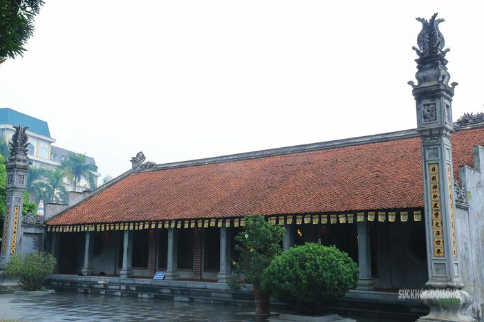  Chùa Thánh Chúa mang nét kiến trúc cổ kính, trầm mặc. Ảnh: Tuấn Anh
