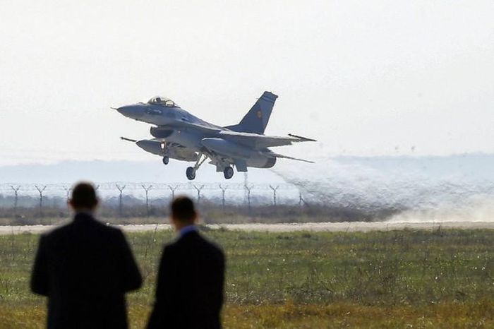 Tiêm kích F-16. (Ảnh: EPA)