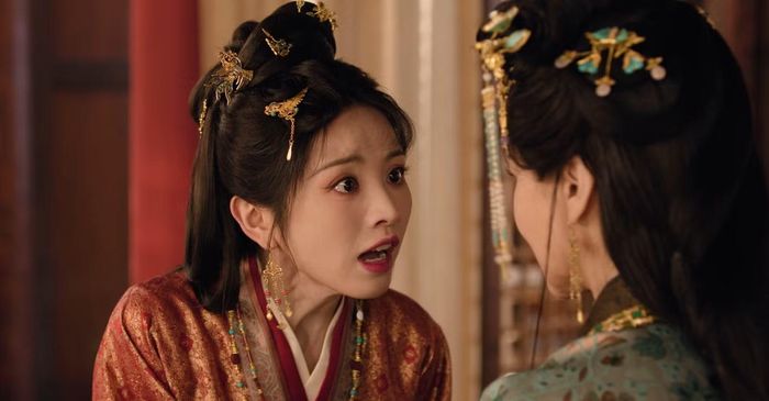 Điền Hi Vi khi diễn Quân Đại dễ gây khó chịu vì biểu cảm mạnh khiến khuôn miệng méo mó, mắt trừng to.