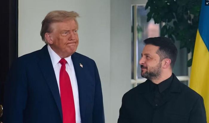 Quan hệ giữa Tổng thống Mỹ Donald Trump và Tổng thống Ukraine Volodymyr Zelensky đang xuất hiện những dấu hiệu rạn nứt nghiêm trọng, đẩy Kiev vào tình thế khó khăn khi quân đội nước này vẫn phụ thuộc đáng kể vào năng lực hỗ trợ từ Washington.