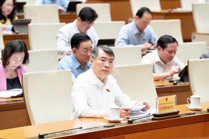 Thủ tướng Chính phủ Lê Minh Hưng tham dự phiên họp sáng 19/10