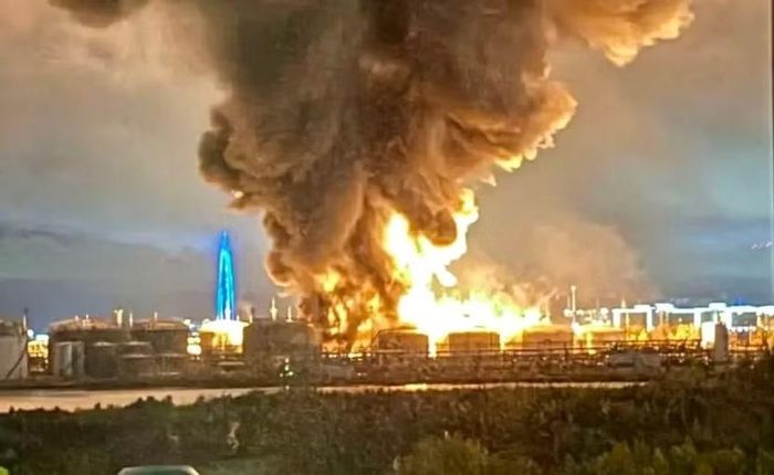 Cuộc tấn công của Ukraine vào St Petersburg gây hỏa hoạn ngày 18-10-2026