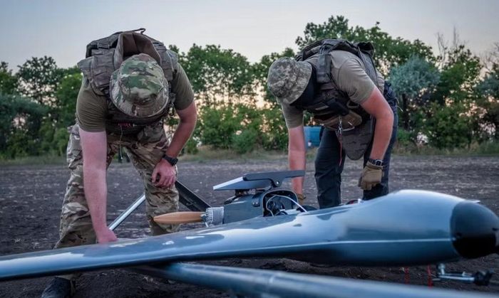 Đơn vị đang chiến đấu tại tỉnh Donetsk, phụ trách một khẩu lựu pháo ở vị trí được ngụy trang gần tiền tuyến.