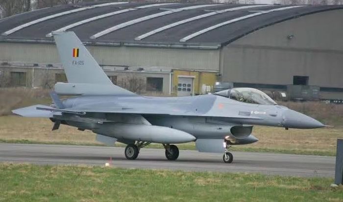 Bên cạnh đó theo Thủ tướng de Wever, Ukraine cũng cần sự hỗ trợ trên không để bảo vệ việc xuất khẩu ngũ cốc qua Biển Đen, cũng như giữ gìn cơ sở hạ tầng năng lượng và các thành phố.