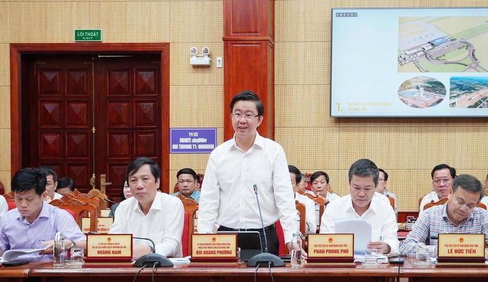 Chủ tịch UBND tỉnh Bùi Hoàng Phương phát biểu kết luận. Ảnh: Hồng Mến