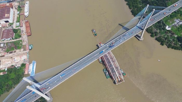Dự kiến 15h chiều đoàn sà lan sẽ neo đậu ở công trường ven sông Sài Gòn, phía bờ Thủ Thiêm (phường An Khánh). Ảnh: Đ.Xá.