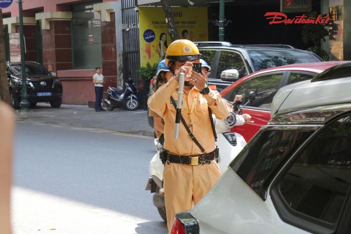 Để nâng cao hiệu quả phát hiện, xử lý vi phạm, bên cạnh tuần tra trực tiếp, CSGT tăng cường sử dụng hệ thống camera AI và các thiết bị kỹ thuật nghiệp vụ ghi hình làm căn cứ xử lý.