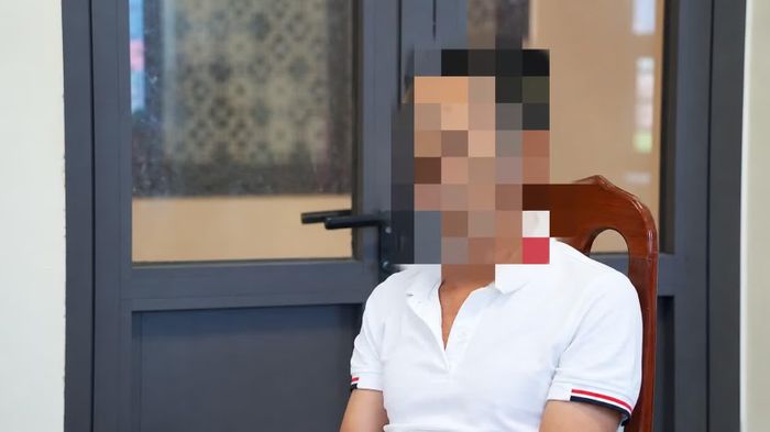 Bị can B.T.T.H (bên trái) và B.V.T tại cơ quan điều tra.