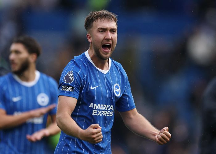  Brighton đánh bại Crystal Palace 5-0, tám tháng sau thất bại 0-1 trước cùng đối thủ khiến Hurzeler chịu sức ép lớn. 