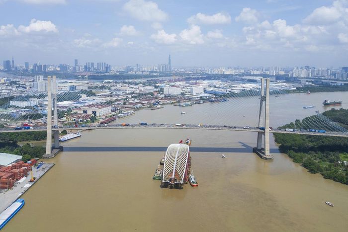 Công trình dài khoảng 720 m, mặt cầu rộng 6-11 m, kết nối khu vực công viên Bến Bạch Đằng với Khu đô thị mới Thủ Thiêm, tạo thêm không gian đi bộ, tham quan và sinh hoạt công cộng cho người dân, du khách.