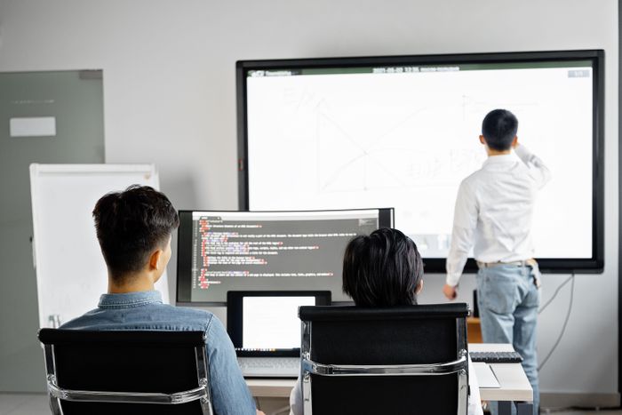 Sự phát triển của công nghệ tất yếu tạo ra nhu cầu đối với nguồn lao động mới. Ảnh minh họa: Phương Lâm.