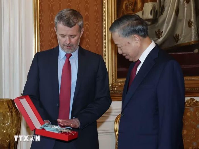  Nhà Vua Frederik X trao tặng Tổng Bí thư, Chủ tịch nước Tô Lâm Huân chương Voi (Order of the Elephant) - huân chương cao quý nhất của Vương quốc Đan Mạch. 