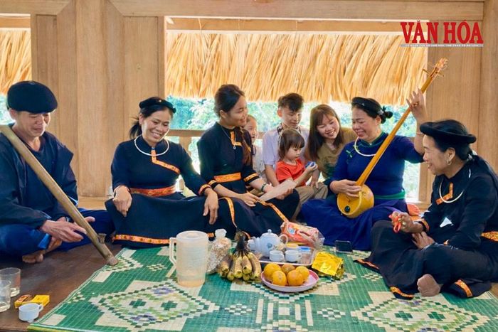 Không gian sinh hoạt hát then của người Tày