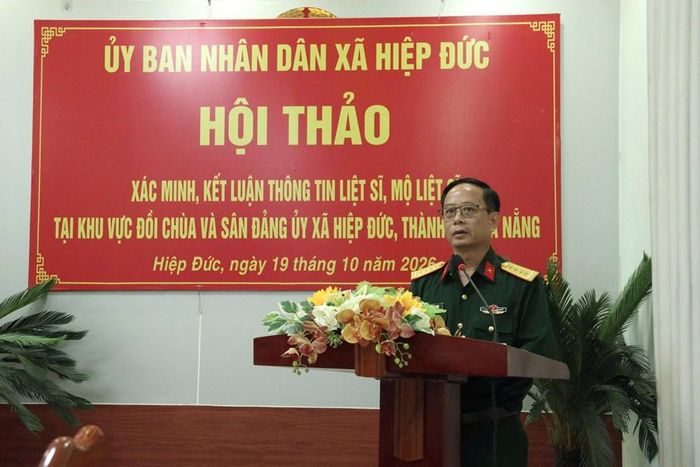Đại tá Đỗ Nguyên Hoài, Phó Chính ủy Bộ CHQS thành phố Đà Nẵng phát biểu tại hội thảo