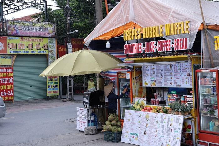 Du khách Việt rối mắt bởi những thứ đồ uống bằng các loại quả nội địa được ghi bằng tiếng nước ngoài