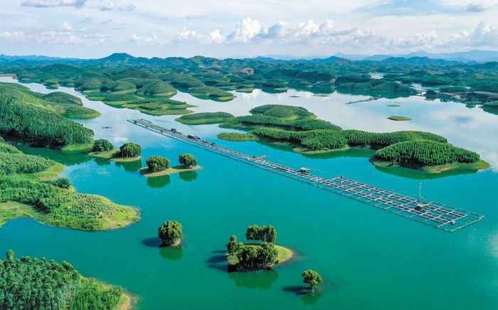 Hồ Thác Bà - viên ngọc quý của vùng Tây Bắc Việt Nam - sẽ trở thành một trung tâm du lịch, nghỉ dưỡng, văn hóa có thương hiệu