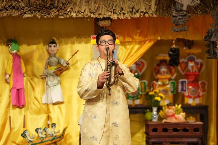 Phan Lê Hiếu nhìn nhận việc kết hợp các chất liệu truyền thống với giao hưởng, nhạc điện tử... hoàn toàn có thể thực hiện mà vẫn giữ được tinh thần Việt Nam
