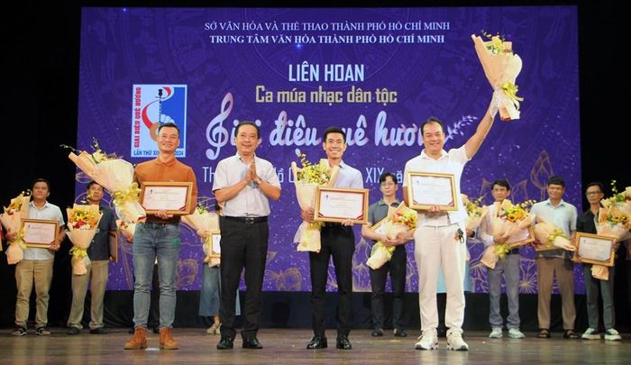 Theo Nghị quyết mới, mức thưởng tối đa cho giải Nhất tập thể cấp Thành phố là 32 triệu đồng đối với cuộc thi có từ 30 đơn vị, cá nhân đăng ký tham dự