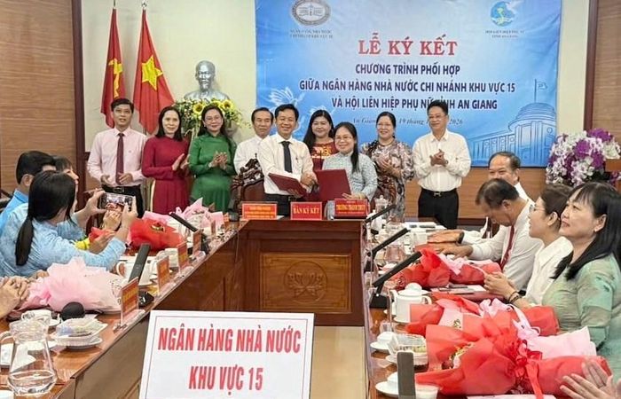Lễ ký kết giữa Ngân hàng Nhà nước chi nhánh Khu vực 15 và Hội Liên hiệp Phụ nữ tỉnh An Giang