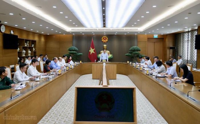 Phó Thủ tướng Thường trực yêu cầu tỉnh Lạng Sơn tiếp tục đẩy nhanh hơn nữa tiến độ triển khai các dự án hạ tầng, phấn đấu hoàn thành giai đoạn 1 trong quý I/2027 - Ảnh: chinhphu.vn/Phương Nguyên