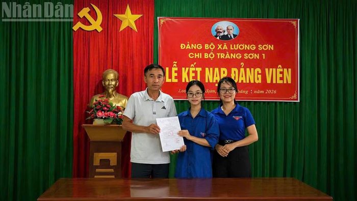 Trong 8 tháng đầu năm 2026, kết nạp đảng viên là học sinh, sinh viên trên địa bàn tỉnh Nghệ An đạt 151,2% so với chỉ tiêu của cả năm. (Ảnh: CTV)