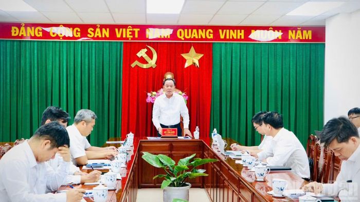 Phó Bí thư Thành ủy Đồng Nai Võ Tấn Đức chủ trì buổi làm việc. (Ảnh: THIÊN VƯƠNG)