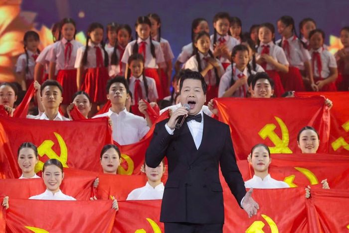 Nghệ sĩ Ưu tú Đăng Dương.