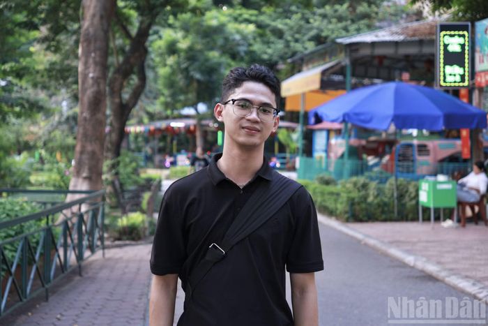 Bạn Nguyễn Thành Phong (23 tuổi, phường Ô Chợ Dừa) quan sát thấy khá nhiều chuồng trống. "Tôi rất mong muốn khu vực nuôi động vật được cải thiện, bảo đảm vệ sinh môi trường và điều kiện sống phù hợp cho các loài", Thành Phong nói thêm.
