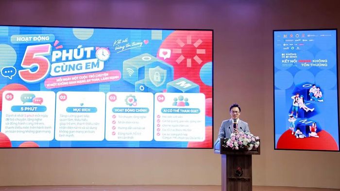 KOL, đại sứ đồng hành chiến dịch “Không một mình” năm 2026 tại Lâm Đồng phát động phong trào "5 phút cùng em". (Ảnh: CTV)