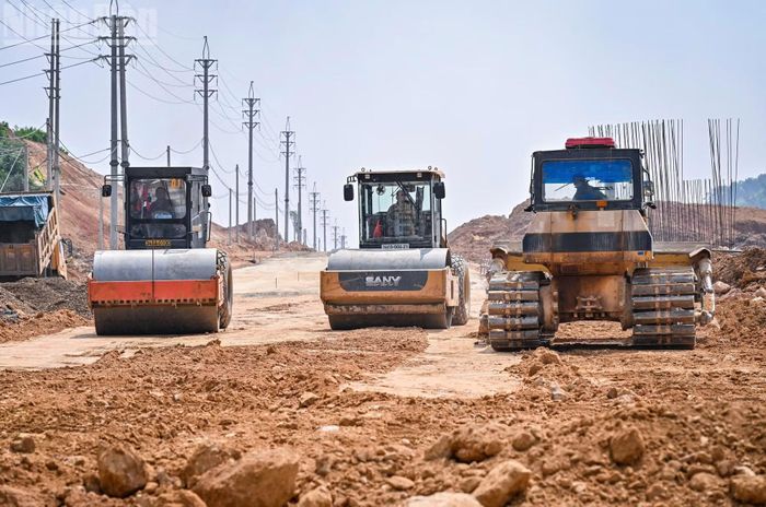 Đến thời điểm hiện tại, Ban Quản lý dự án đầu tư xây dựng công trình dân dụng thành phố Hà Nội đã tổ chức tiếp nhận bàn giao 100% mặt bằng với tổng diện tích 101,18ha.