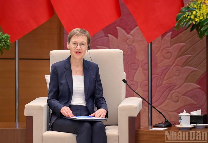 Thủ tướng Công quốc Liechtenstein Brigitte Haas phát biểu tại hội kiến.