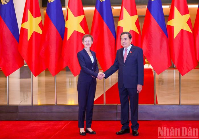 Chủ tịch Quốc hội Trần Thanh Mẫn và Thủ tướng Công quốc Liechtenstein Brigitte Haas.