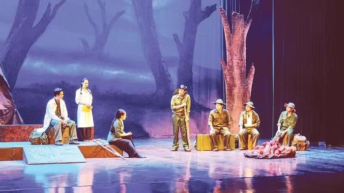 Nét đẹp của người Hà Nội được khắc họa trong vở diễn “Người con gái Hà Nội” tham dự Liên hoan.