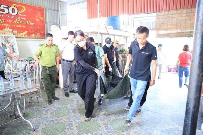 Cứu hộ cá thể gấu.