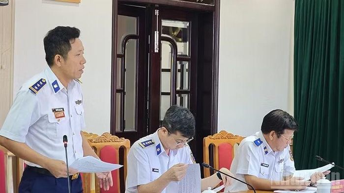 Đại biểu phát biểu ý kiến trong hội nghị. (Ảnh: Vùng Cảnh sát biển 2)