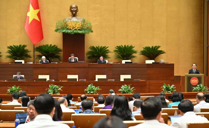 Quang cảnh phiên họp Quốc hội sáng 19-10. Ảnh: TRỌNG HẢI
