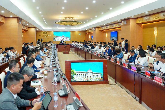   Quang cảnh cuộc họp. 