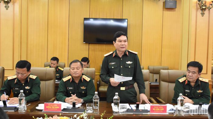  Trung tướng Bùi Công Chức, Cục trưởng Cục Tổ chức phát biểu tại hội nghị. 