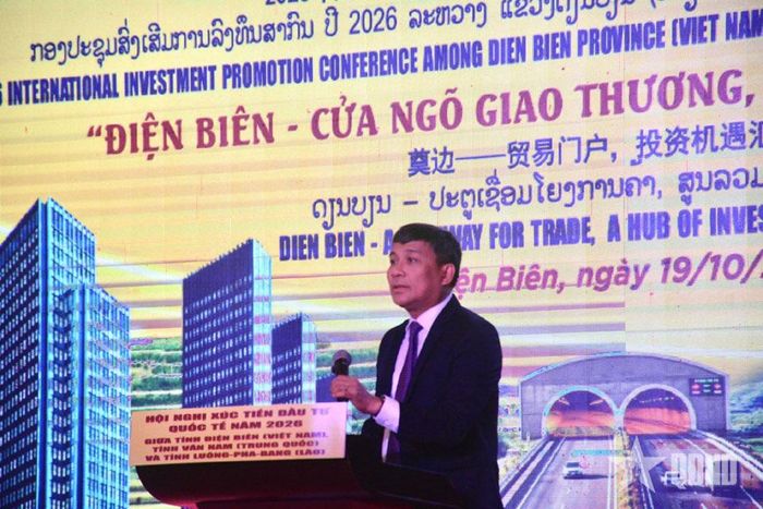 Đồng chí Nguyễn Minh Vũ phát biểu tại hội nghị. 