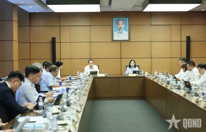  Quang cảnh phiên thảo luận tại Tổ 2 (Đoàn TP Hồ Chí Minh). Ảnh: TRỌNG HẢI