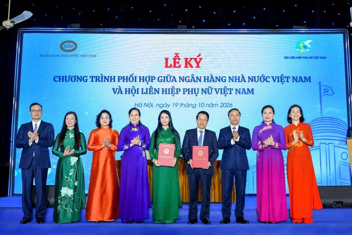Quang cảnh lễ ký kết.