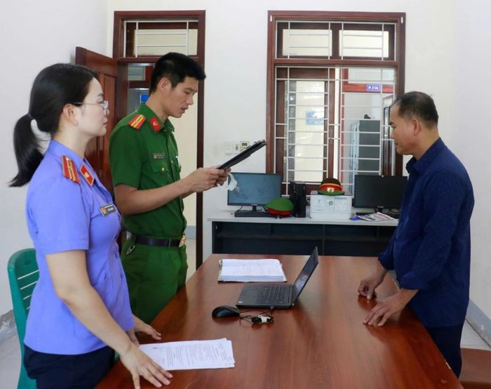 Cơ quan điều tra khởi tố bị can đối với Bùi Văn Trường, đối tượng cầm đầu đường dây sản xuất, buôn bán thuốc giả.
